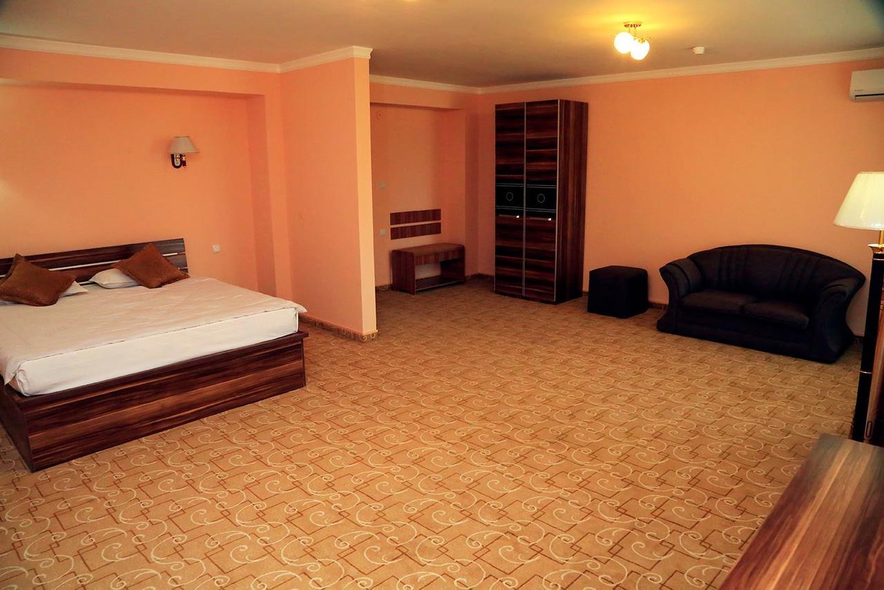 Ziyorat Luxury Hotel 费尔干纳 外观 照片